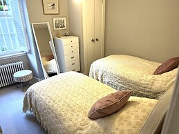 JOIVY Vibrant City Centre 2-bed Apt.