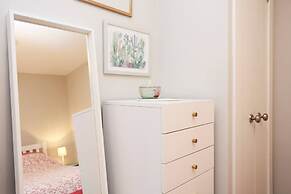 JOIVY Vibrant City Centre 2-bed Apt.