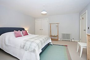JOIVY Vibrant City Centre 2-bed Apt.