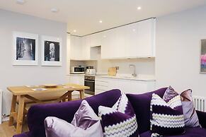 JOIVY Vibrant City Centre 2-bed Apt.