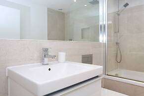 JOIVY Vibrant City Centre 2-bed Apt.