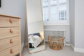 JOIVY Vibrant City Centre 2-bed Apt.