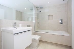 JOIVY Vibrant City Centre 2-bed Apt.