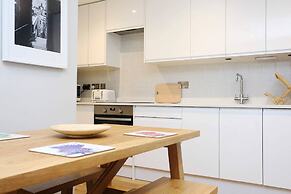 JOIVY Vibrant City Centre 2-bed Apt.