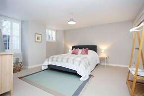 JOIVY Vibrant City Centre 2-bed Apt.