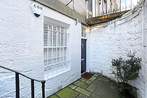 JOIVY Vibrant City Centre 2-bed Apt.