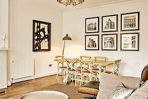 JOIVY Re-Imagined Flat in Georgian Architecture Townhouse