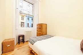 JOIVY Diagon Alley Apartment