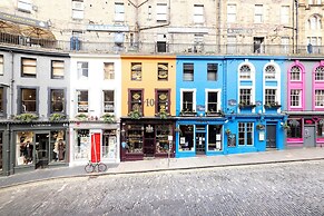 JOIVY Diagon Alley Apartment