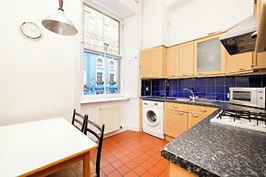 JOIVY Diagon Alley Apartment