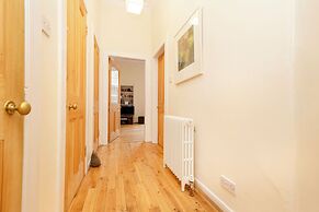 JOIVY Diagon Alley Apartment