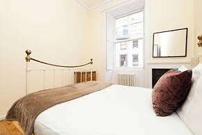 JOIVY Diagon Alley Apartment