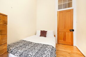 JOIVY Diagon Alley Apartment