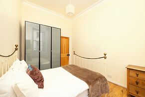 JOIVY Diagon Alley Apartment