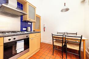 JOIVY Diagon Alley Apartment