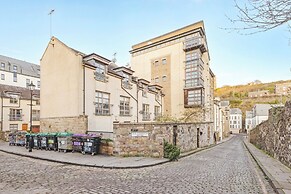 JOIVY Ultra Gorgeous 3bd Old Town Apt w Balcony&Parking