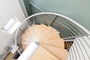 JOIVY Ultra Gorgeous 3bd Old Town Apt w Balcony&Parking