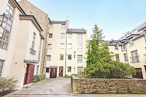 JOIVY Ultra Gorgeous 3bd Old Town Apt w Balcony&Parking