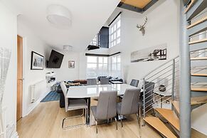 JOIVY Ultra Gorgeous 3bd Old Town Apt w Balcony&Parking