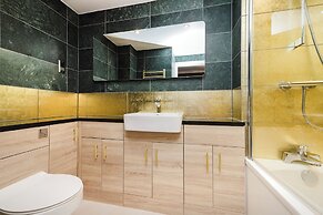 JOIVY Ultra Gorgeous 3bd Old Town Apt w Balcony&Parking