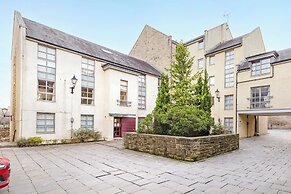 JOIVY Ultra Gorgeous 3bd Old Town Apt w Balcony&Parking