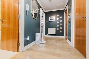 JOIVY Ultra Gorgeous 3bd Old Town Apt w Balcony&Parking