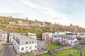 JOIVY Ultra Gorgeous 3bd Old Town Apt w Balcony&Parking