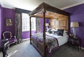 JOIVY The Wee Palace by the Castle