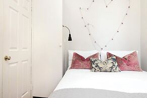 JOIVY Royal Mile Tower Apartment