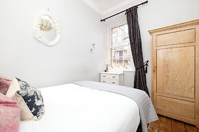 JOIVY Royal Mile Tower Apartment