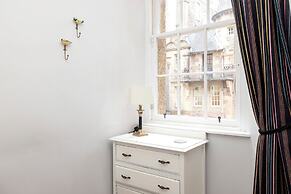 JOIVY Royal Mile Tower Apartment