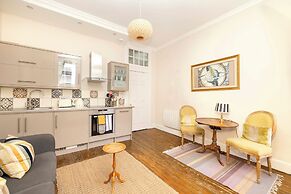 JOIVY Royal Mile Tower Apartment