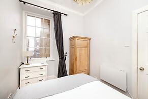 JOIVY Royal Mile Tower Apartment