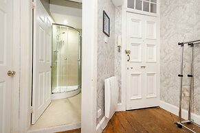 JOIVY Royal Mile Tower Apartment