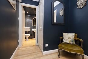 JOIVY Castle Hideaway