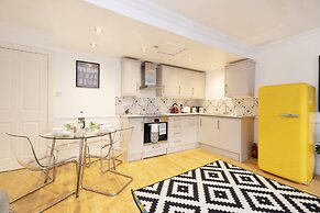 JOIVY Castle Hideaway