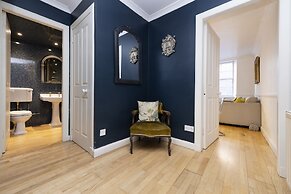 JOIVY Castle Hideaway