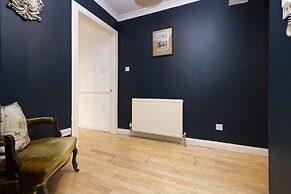 JOIVY Castle Hideaway