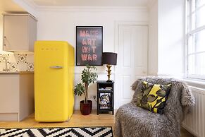 JOIVY Castle Hideaway