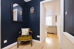 JOIVY Castle Hideaway