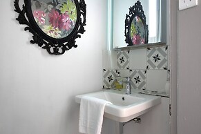 JOIVY Royal Mile View