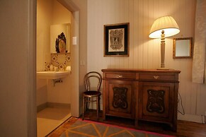 JOIVY Royal Mile View