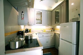 JOIVY Royal Mile View