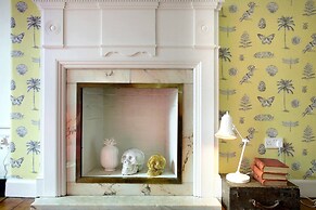 JOIVY Royal Mile View