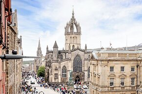 JOIVY Royal Mile View
