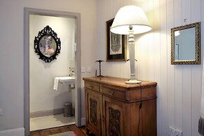 JOIVY Royal Mile View