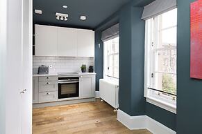 JOIVY Apartments - 5* Central Georgian Apartment (2 Bed)