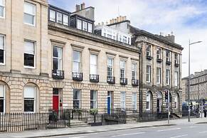 JOIVY Apartments - 5* Central Georgian Apartment (2 Bed)