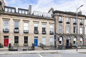 JOIVY Apartments - 5* Central Georgian Apartment (2 Bed)