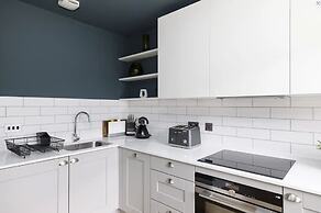 JOIVY Apartments - 5* Central Georgian Apartment (2 Bed)